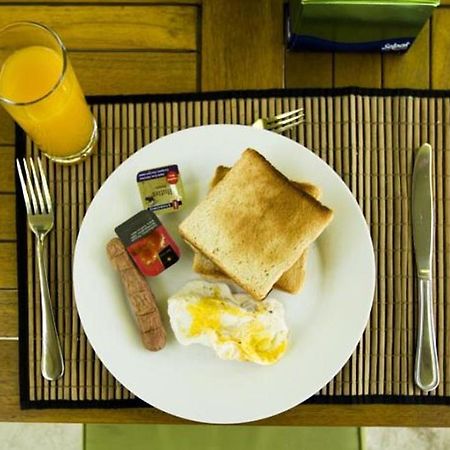 Off Day Inn Male Luaran gambar