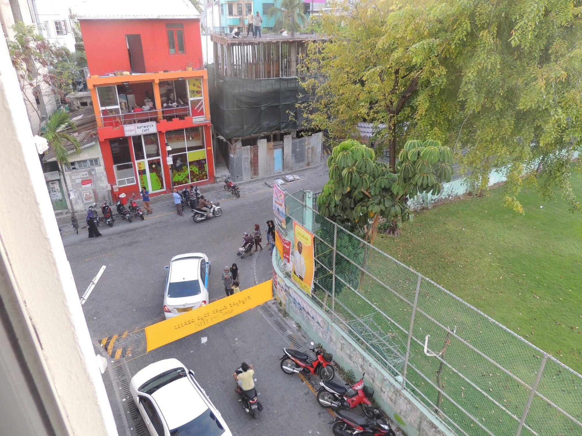 Off Day Inn Male Luaran gambar
