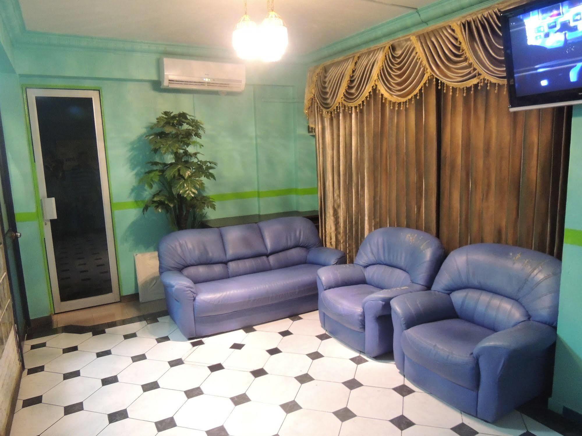 Off Day Inn Male Luaran gambar