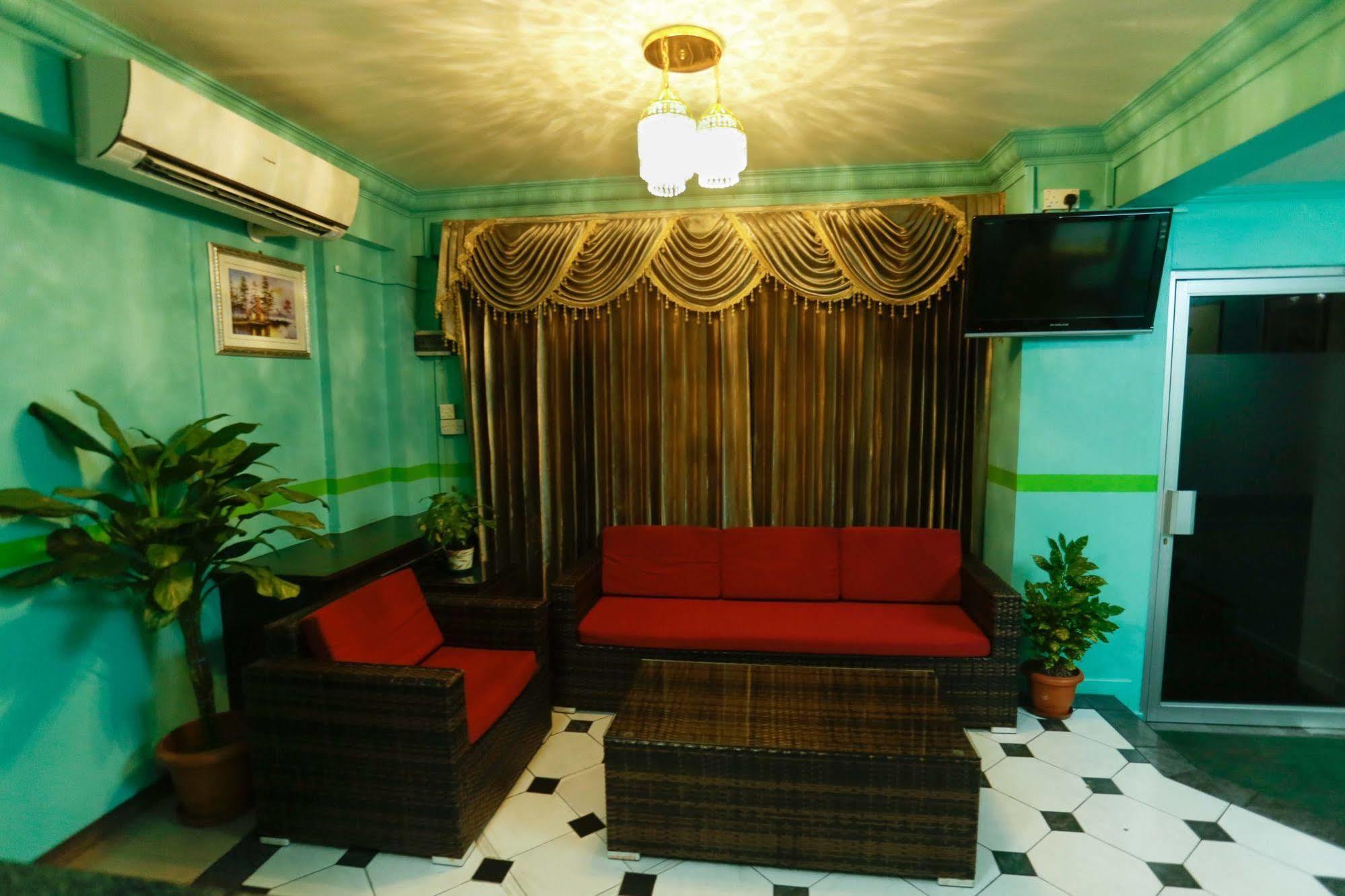 Off Day Inn Male Luaran gambar