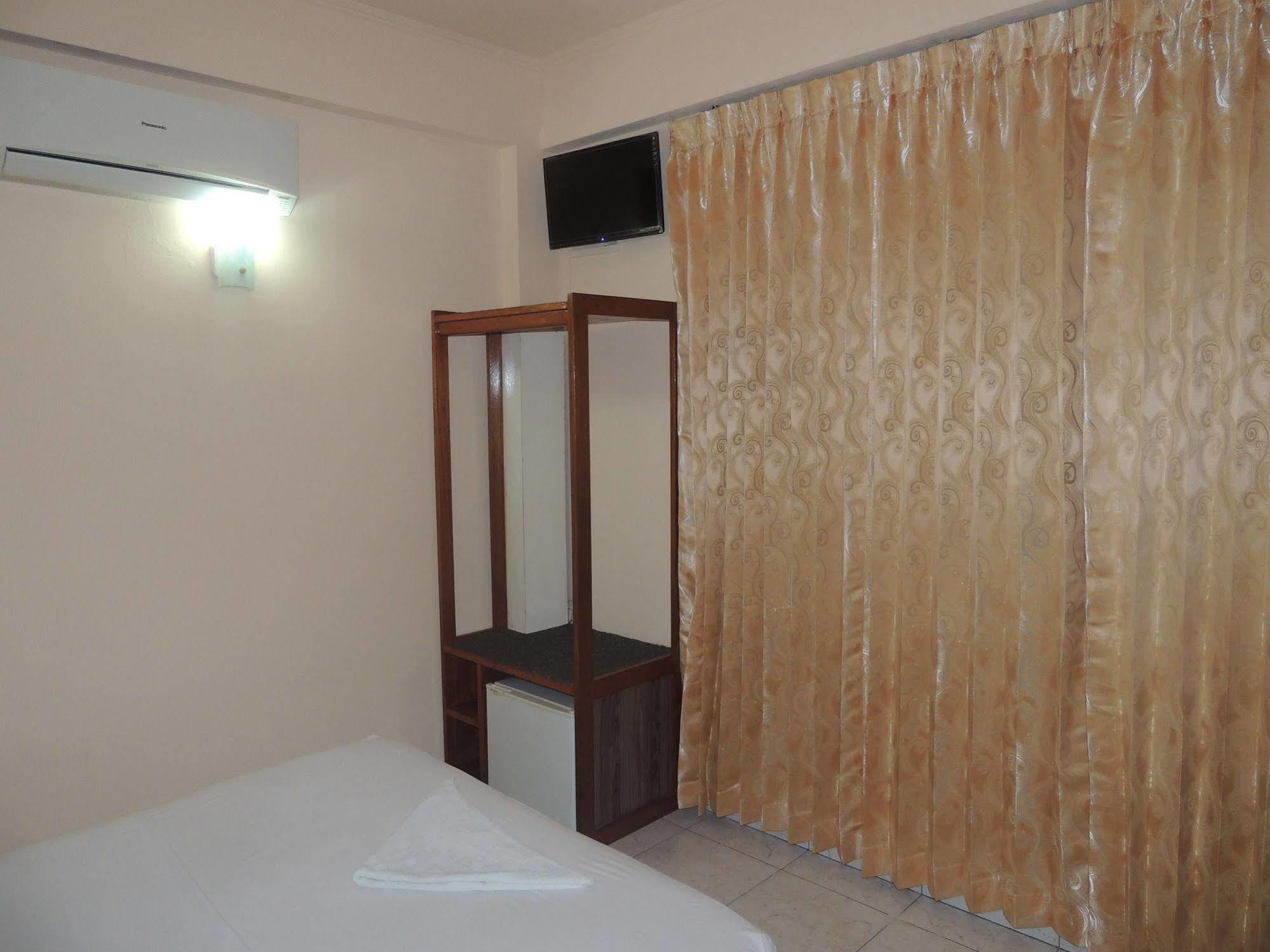 Off Day Inn Male Luaran gambar