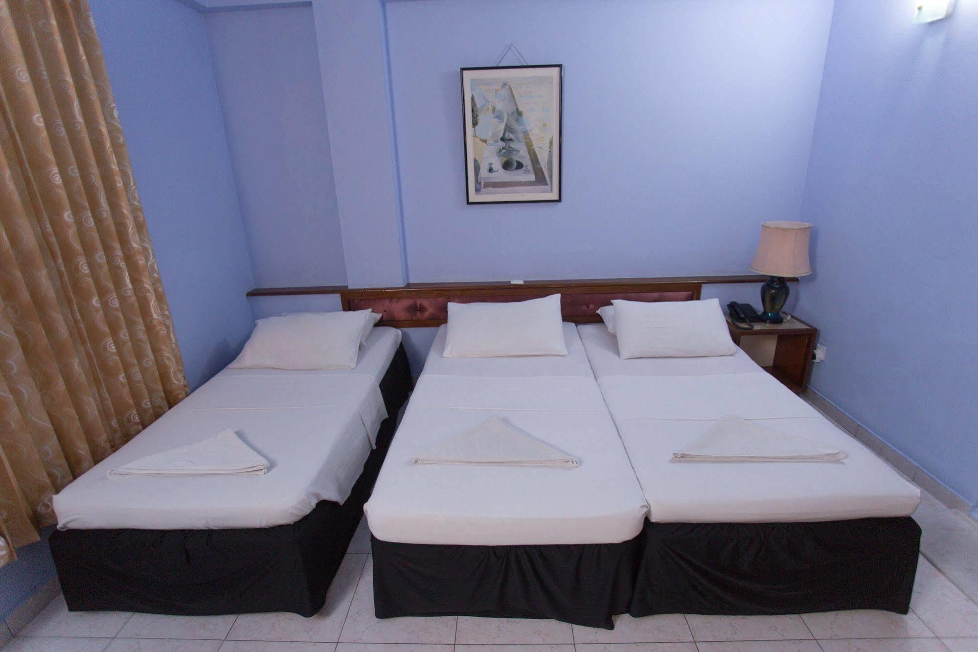 Off Day Inn Male Luaran gambar