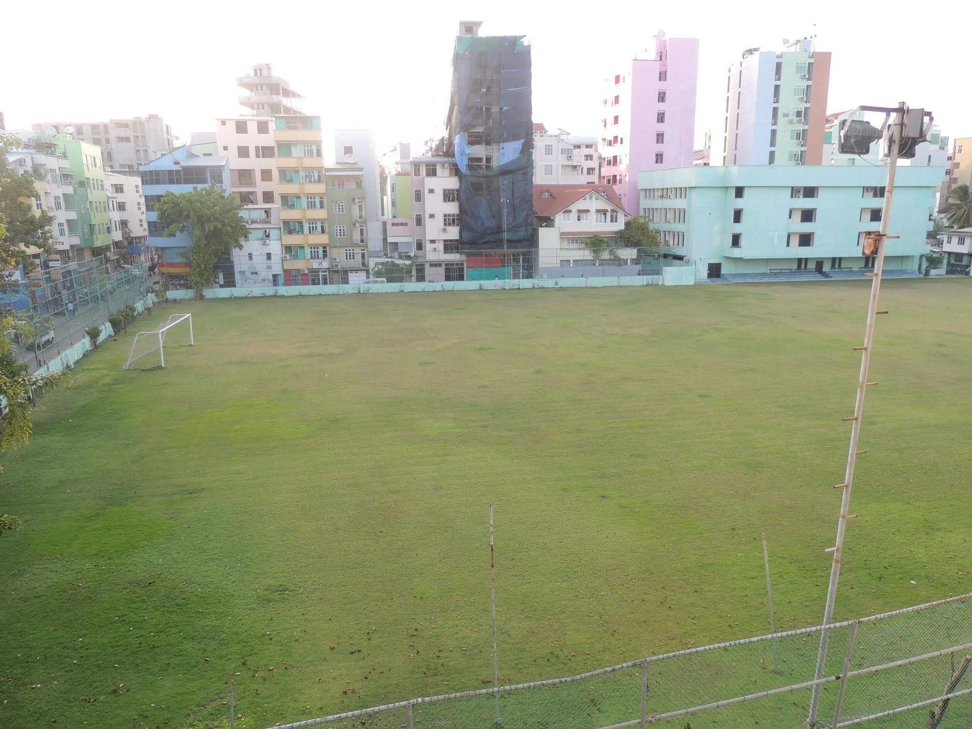 Off Day Inn Male Luaran gambar