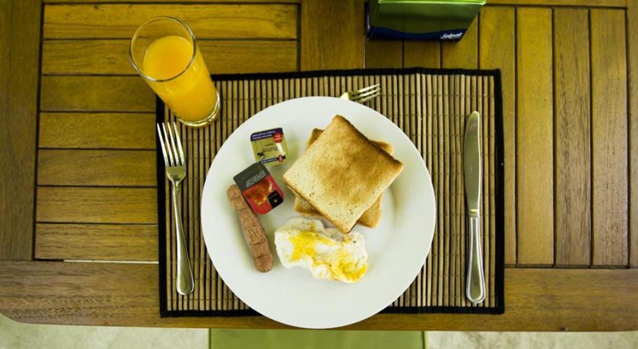 Off Day Inn Male Luaran gambar